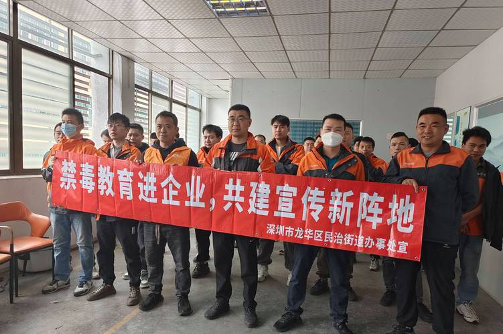 奔驰建筑装饰